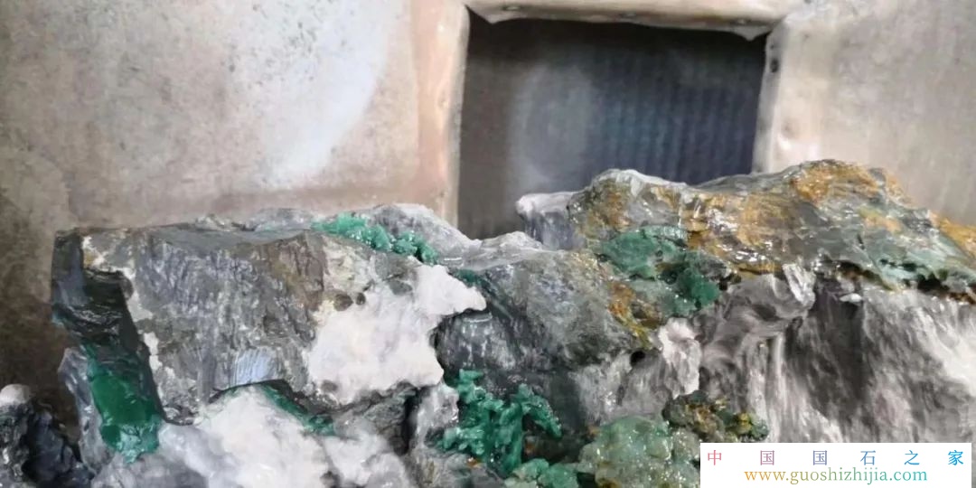 雅安綠原石雕刻工藝
