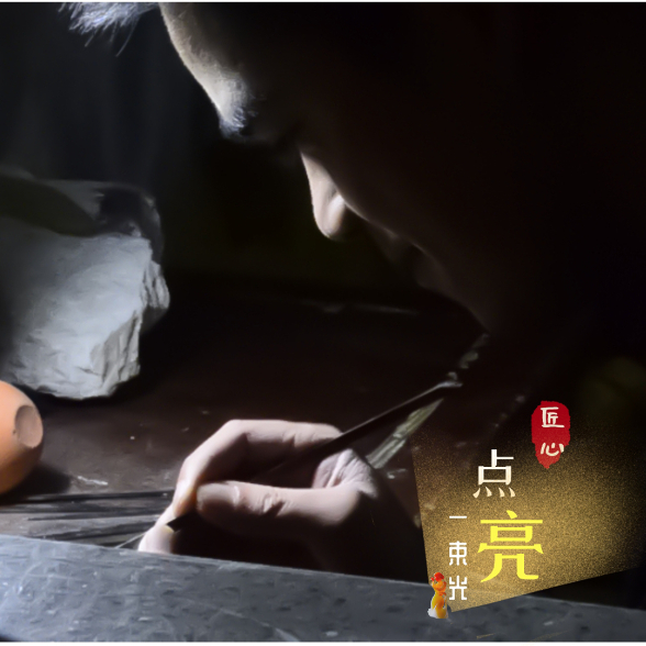 太絕了！一石雙掌驚現(xiàn)雙非遺，陳在偉的壽山石雕上演西游記