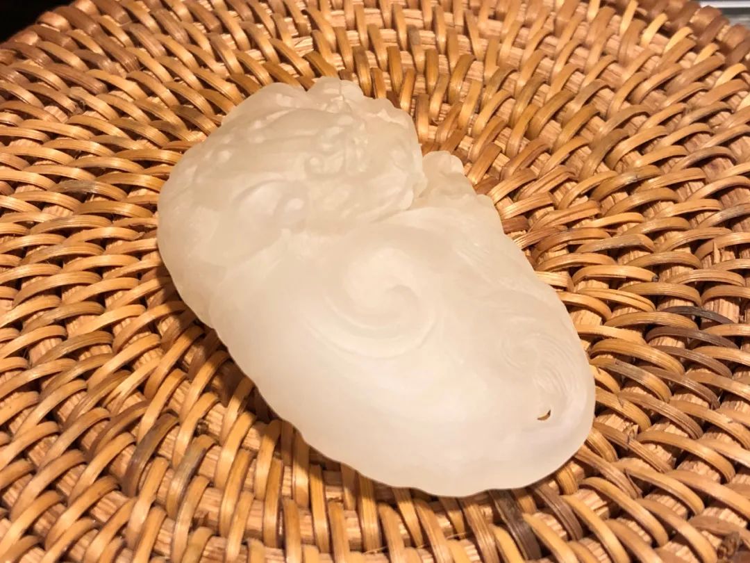 丘曉麗作冰糖雪梨壽山荔枝凍石創作過程