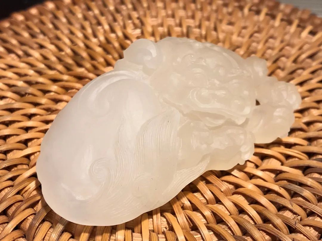 丘曉麗作冰糖雪梨壽山荔枝凍石創作過程