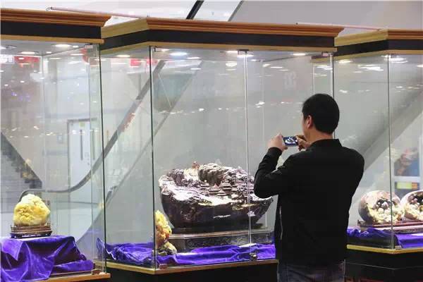 青田石雕大師杜立華、金長厚、林建新、邱柳業、徐永澤、葉建海、葉志偉、周鐵建，莊孝通等大師石雕作品