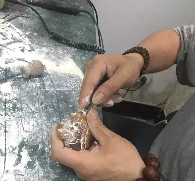 壽山石雕的雕刻過程 壽山石雕的雕刻過程