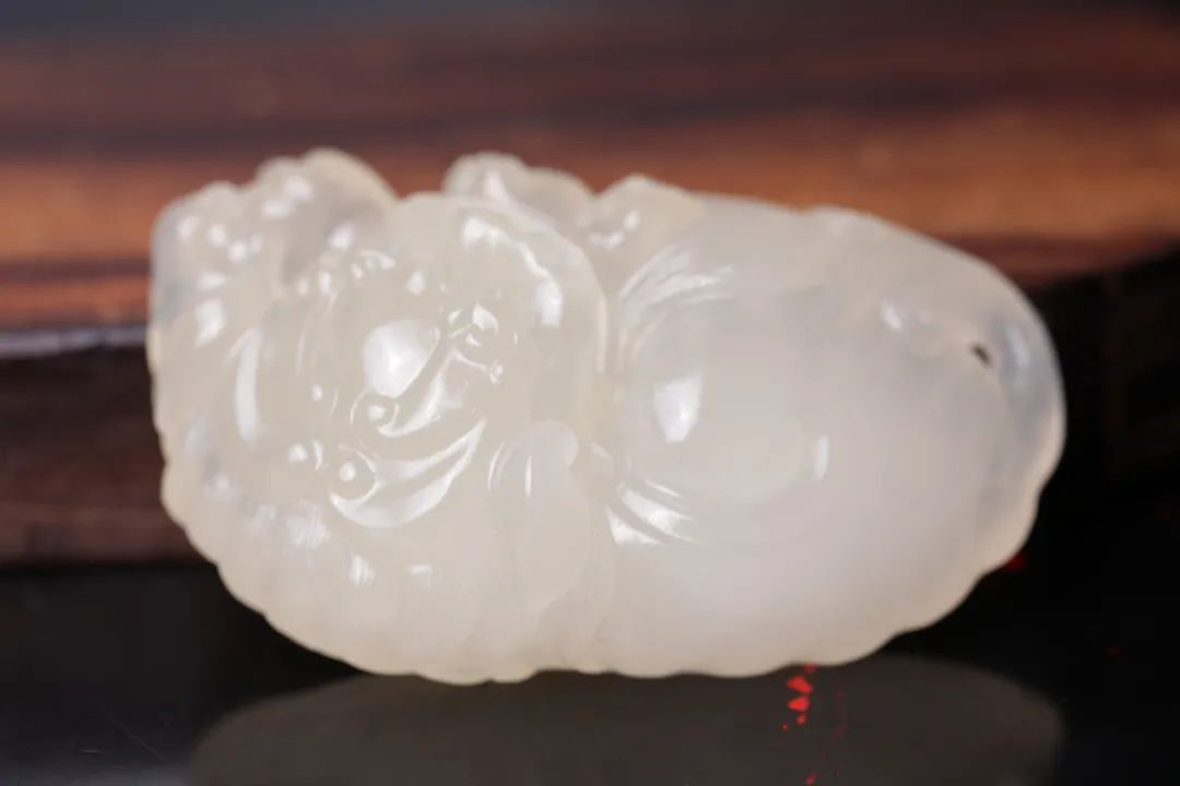 丘曉麗作冰糖雪梨壽山荔枝凍石創作過程