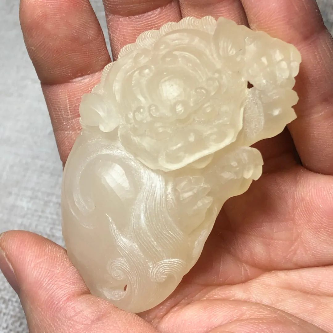 丘曉麗作冰糖雪梨壽山荔枝凍石創作過程