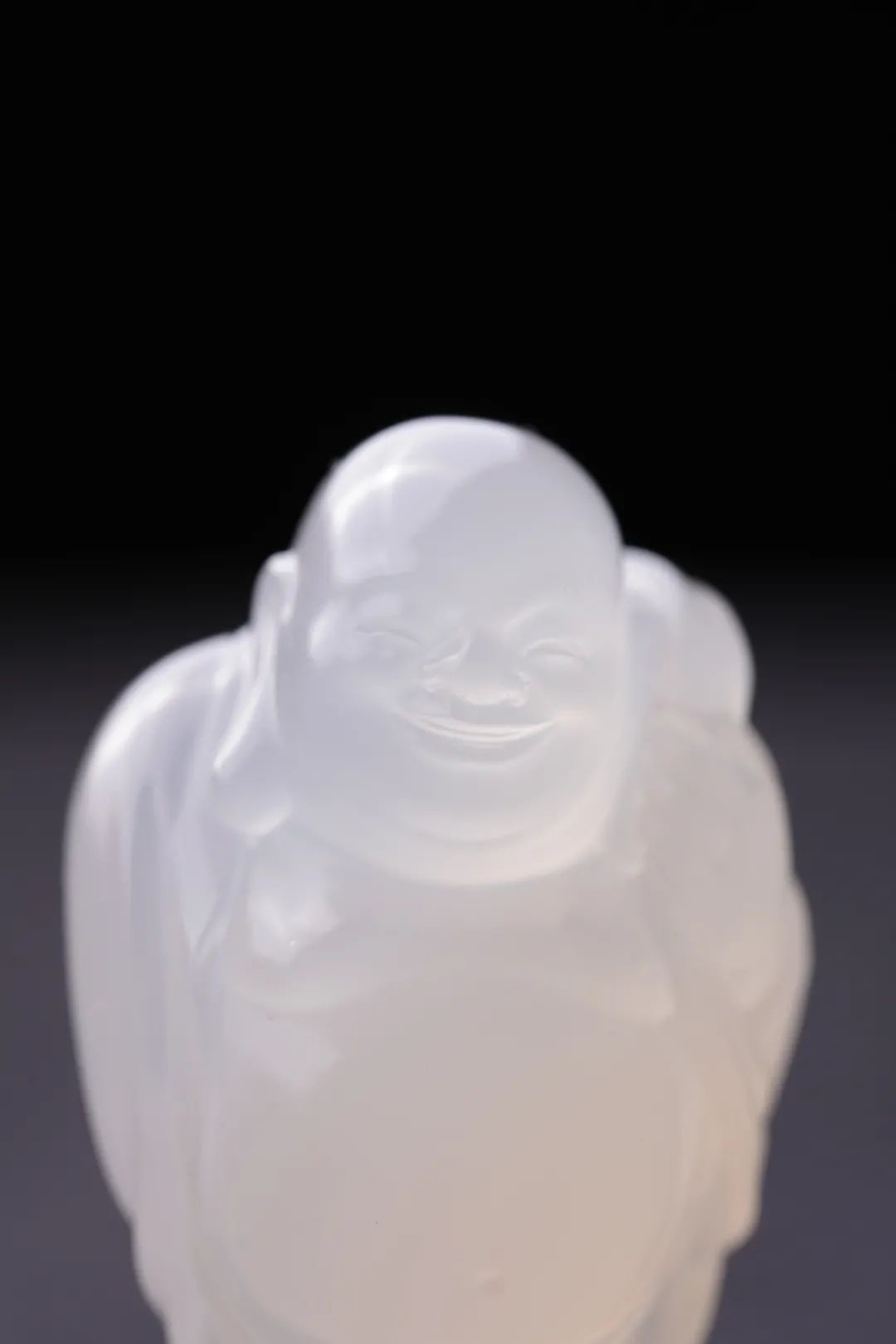 鄭建林的三無壽山石高山晶入掌心，天地萬物皆洞明