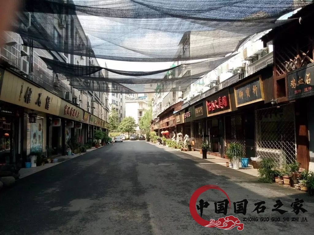 昌化雞血石值錢嗎值得收藏嗎? 昌化雞血石值錢嗎值得收藏嗎?