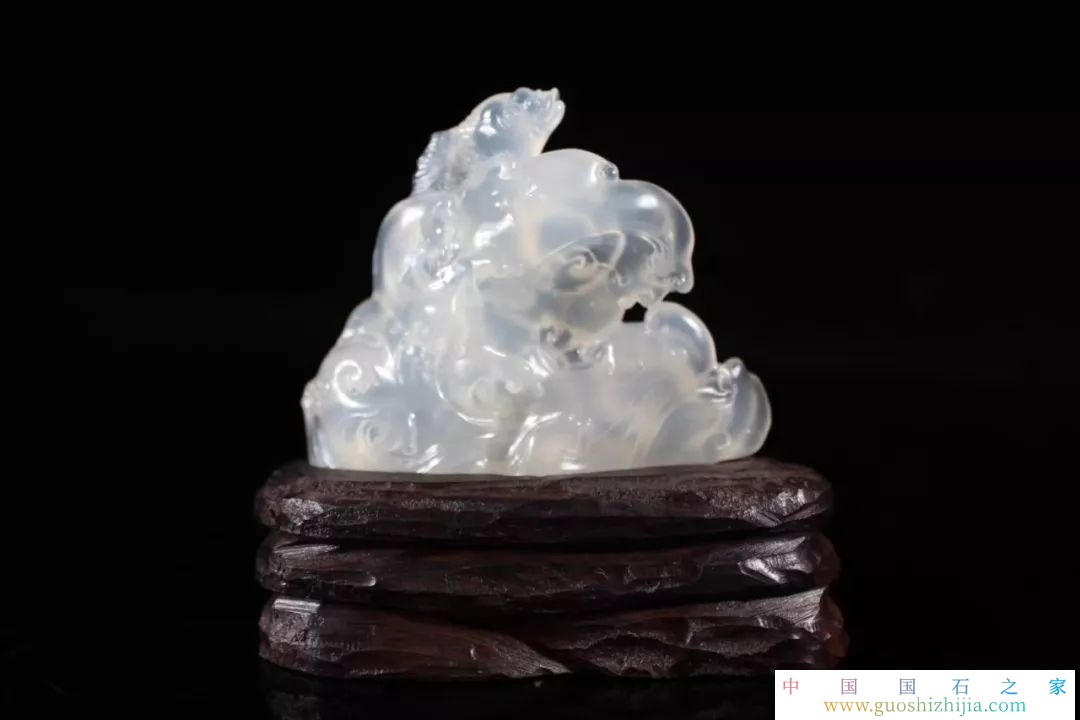 壽山石中的“高山石”與“坑頭水坑石”的差異