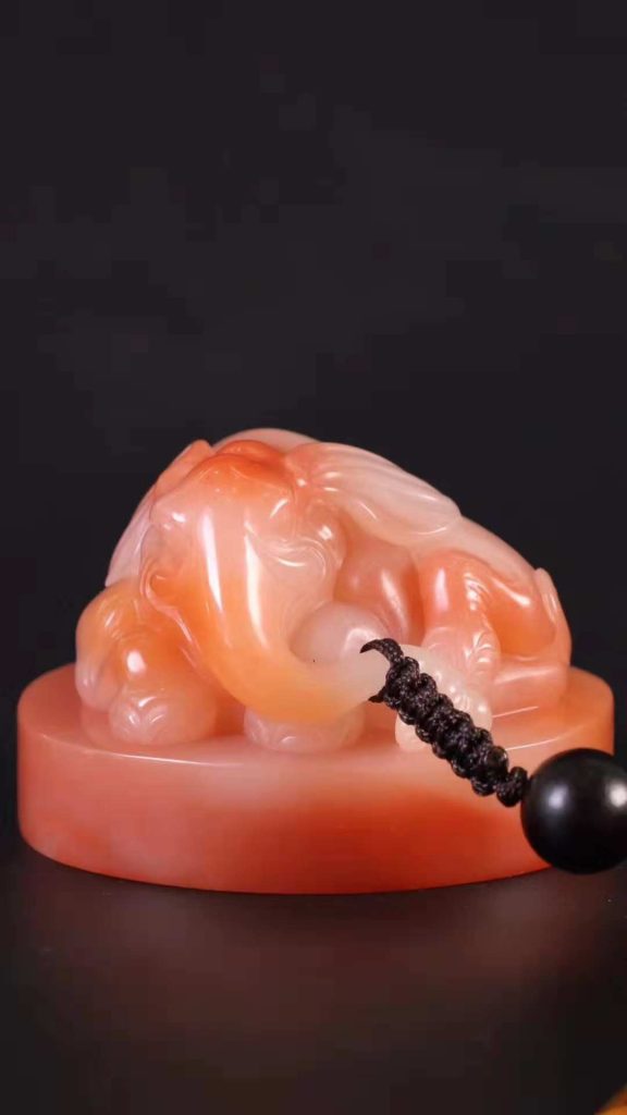 白色壽山石和紅色壽山石哪一種有價值
