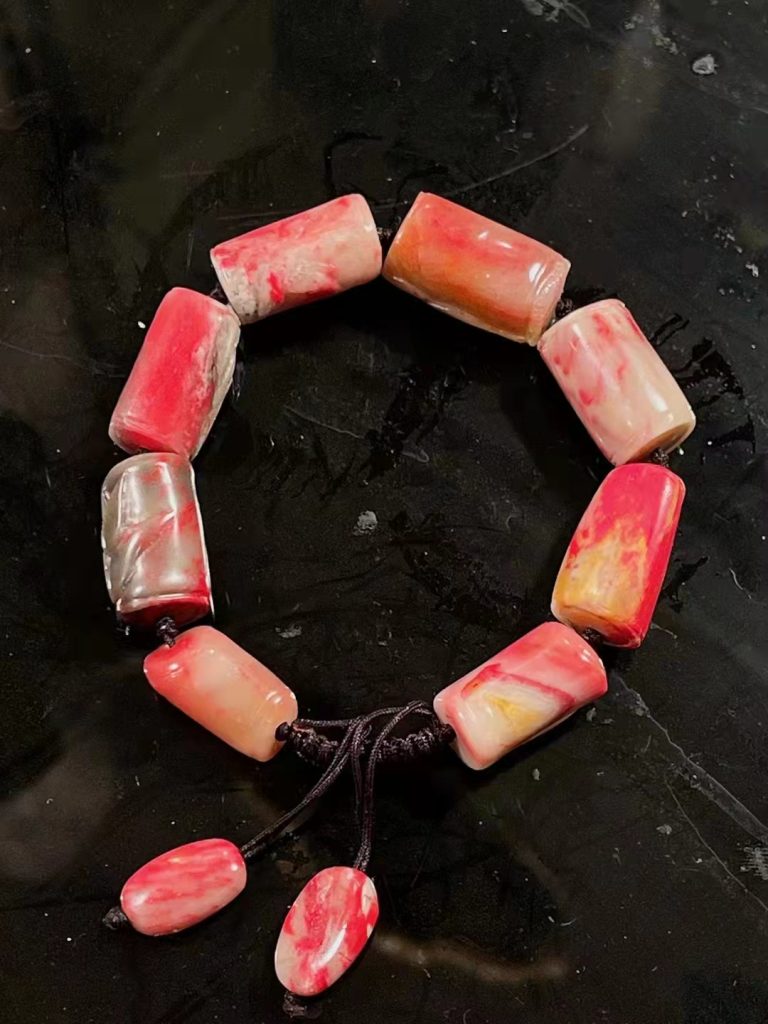 雞血石手串的價格和照片？