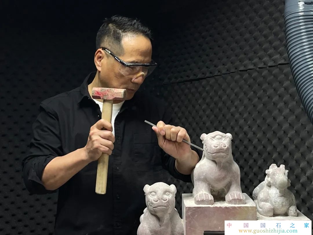 為創(chuàng)新不走尋常路——訪中國工藝美術(shù)大師、國務(wù)院特殊津貼專家潘驚石