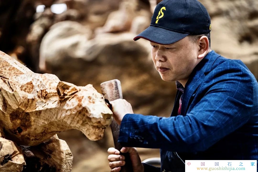 文藝英才計劃 | 余春洲：木以雕豹，如風掠影