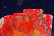 大紅袍雞血石價格多少錢一克（雞血大紅袍是什么泥料）